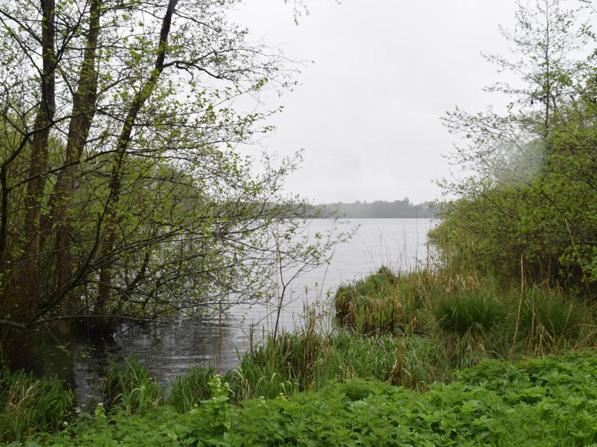 Flat In Eutin On The Kleiner Eutiner See Lake Екстериор снимка