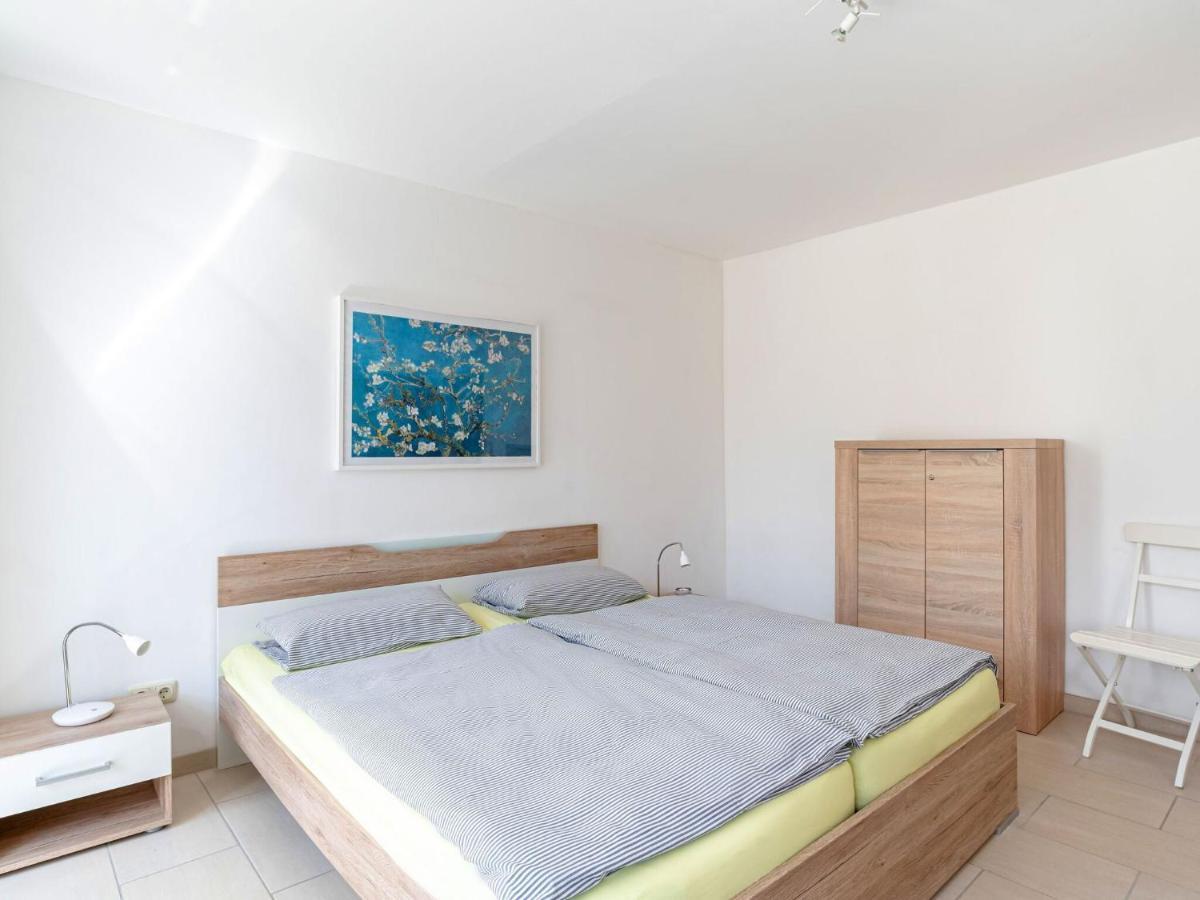 Flat In Eutin On The Kleiner Eutiner See Lake Екстериор снимка