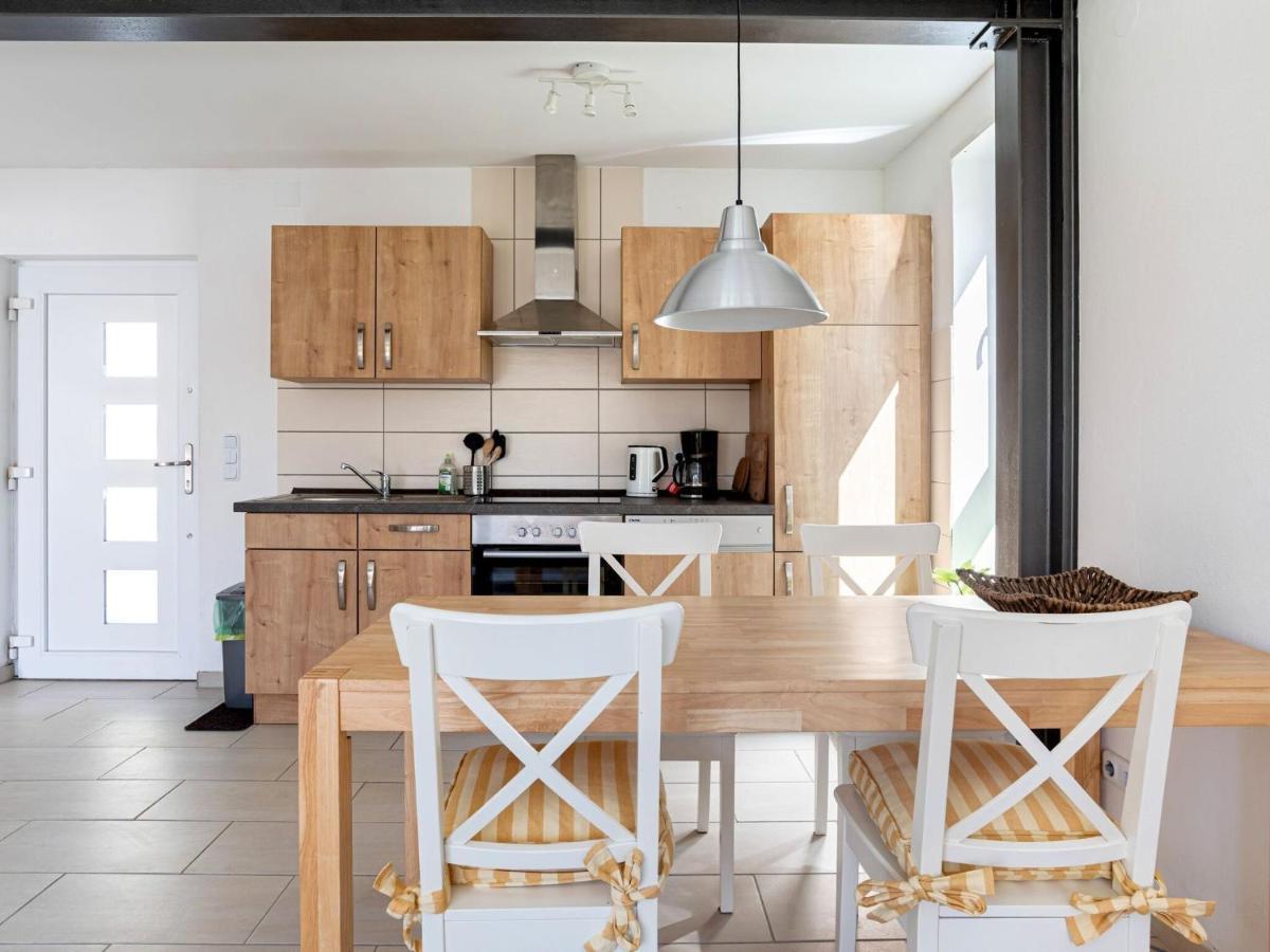 Flat In Eutin On The Kleiner Eutiner See Lake Екстериор снимка
