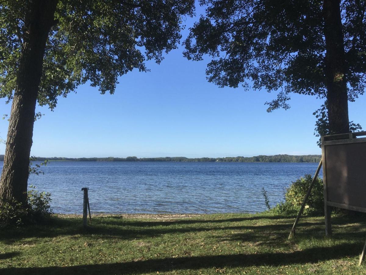 Flat In Eutin On The Kleiner Eutiner See Lake Екстериор снимка