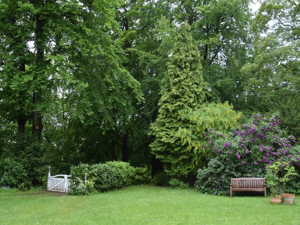 Flat In Eutin On The Kleiner Eutiner See Lake Екстериор снимка