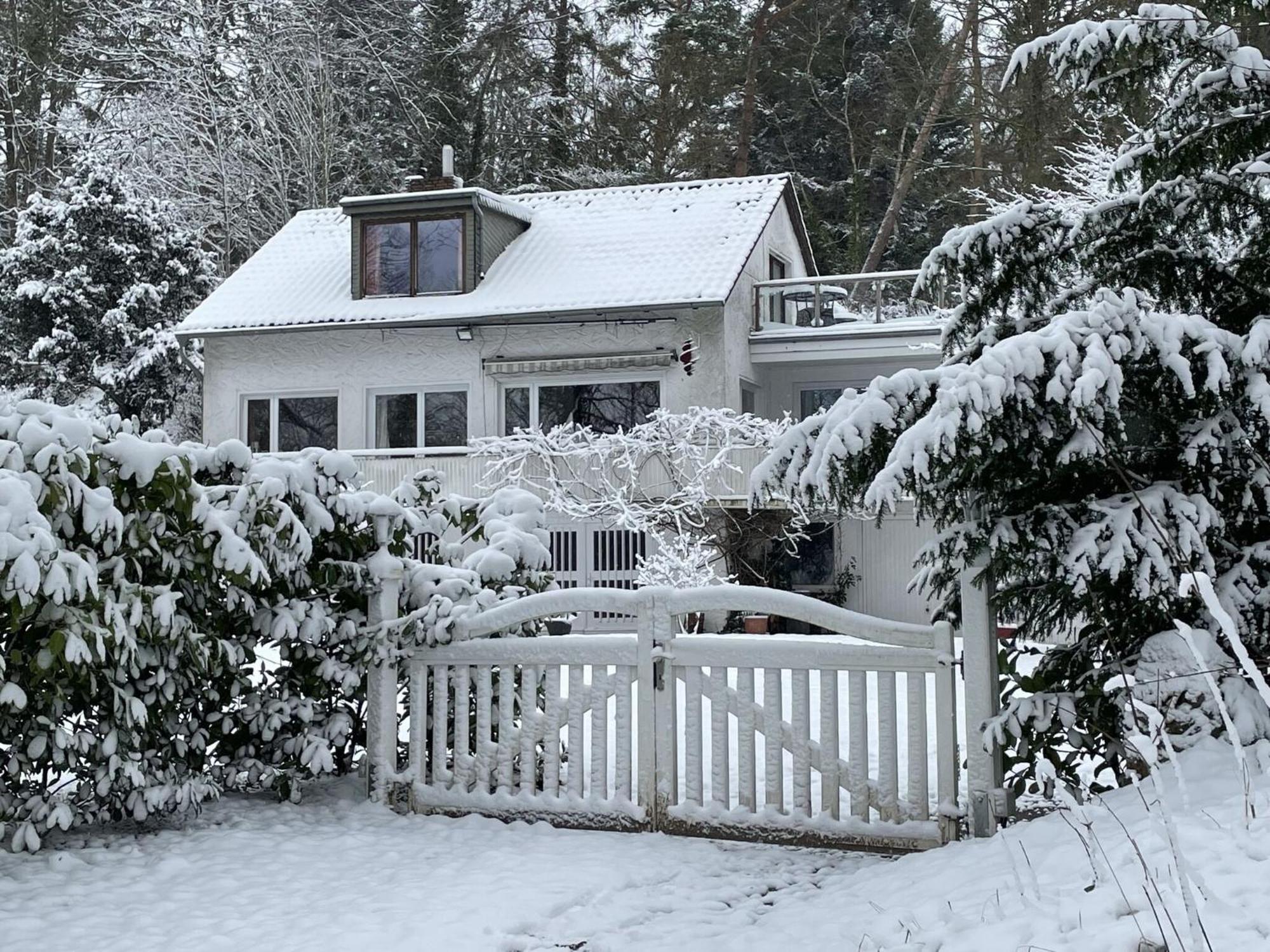 Flat In Eutin On The Kleiner Eutiner See Lake Екстериор снимка