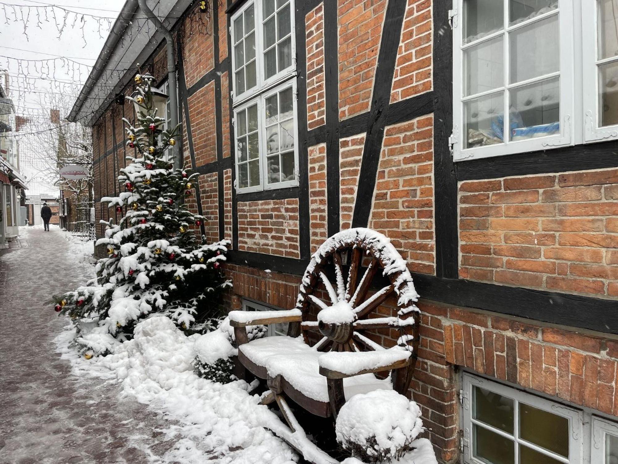 Flat In Eutin On The Kleiner Eutiner See Lake Екстериор снимка